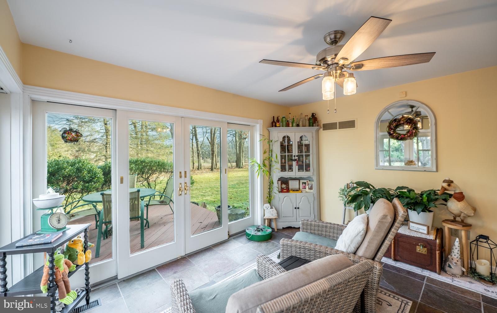 YELLOWHOUSE - Residential