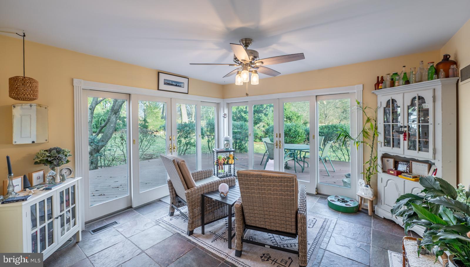 YELLOWHOUSE - Residential