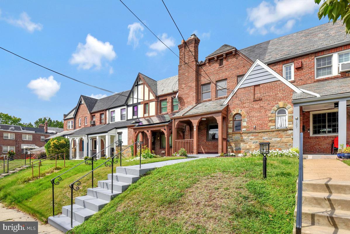 219 INGRAHAM STREET NW