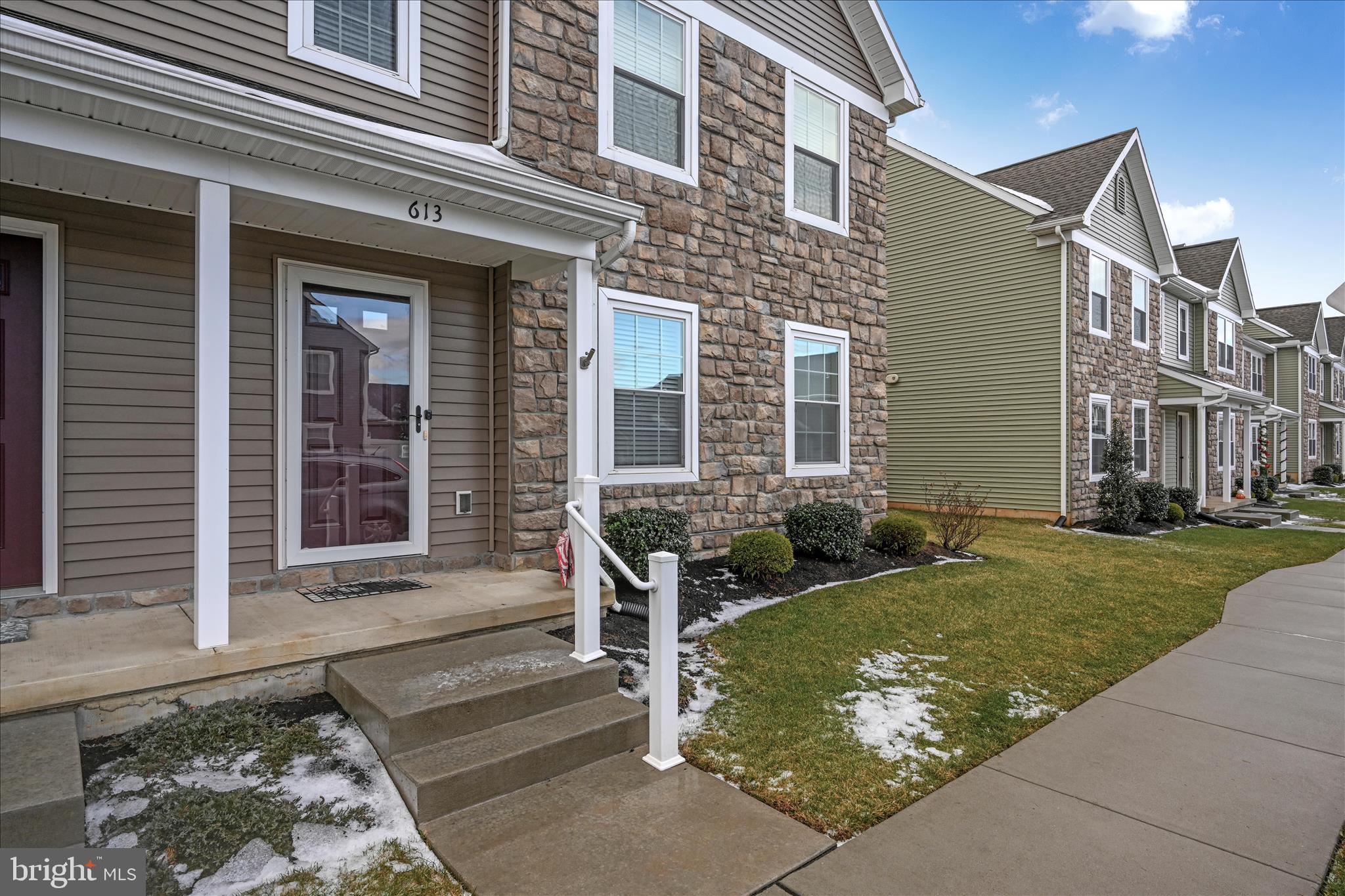 TRAIL SIDE - Residential