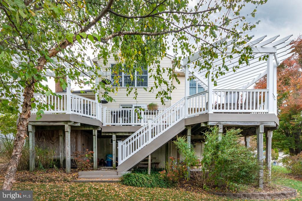 PERRY HALL COURTS - Residential