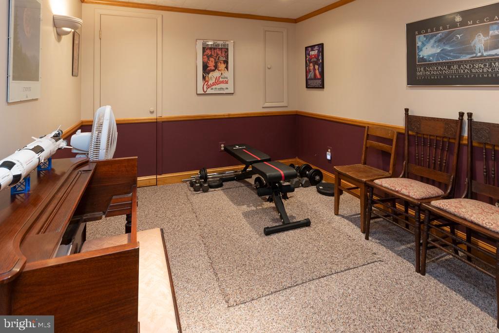 PERRY HALL COURTS - Residential