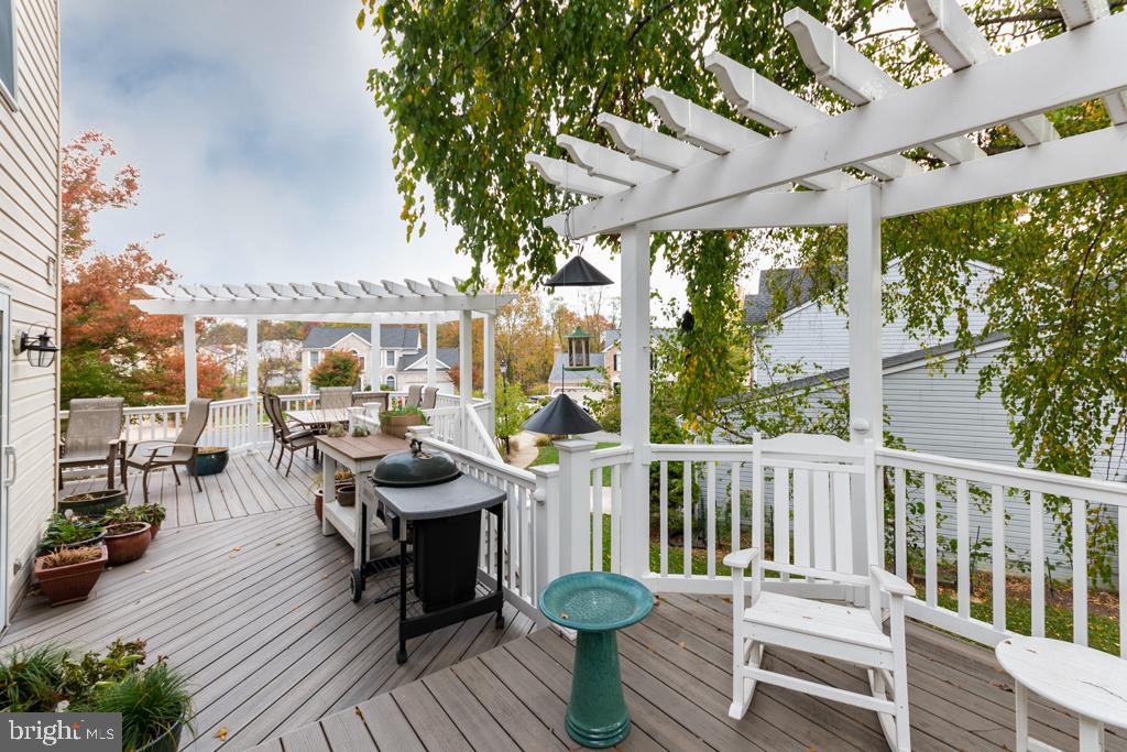 PERRY HALL COURTS - Residential