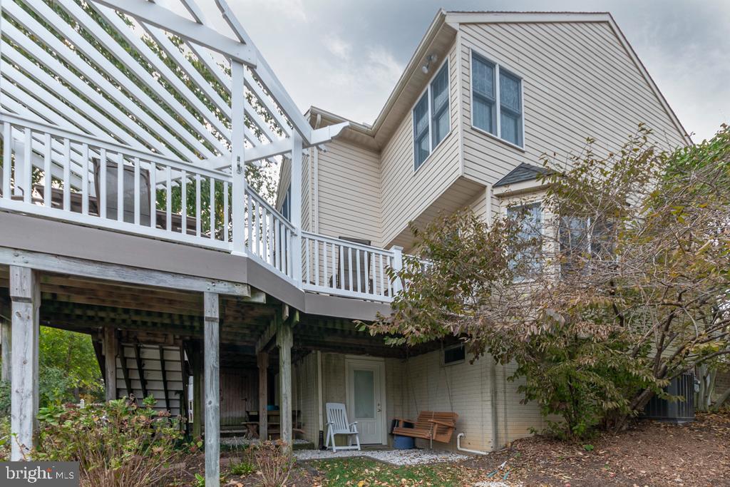 PERRY HALL COURTS - Residential