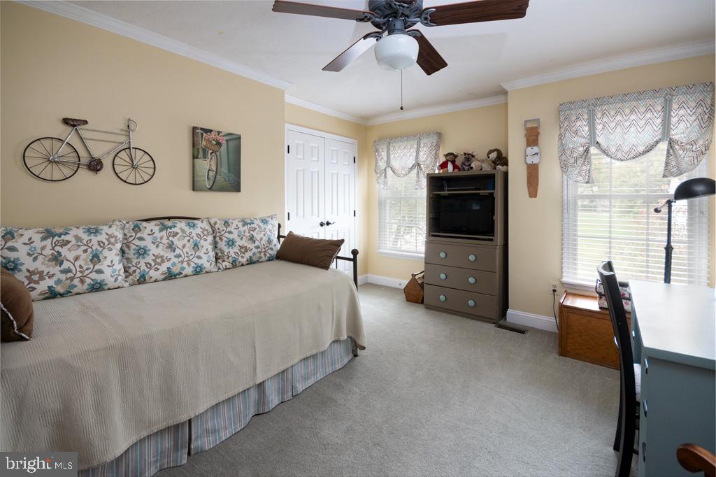 PERRY HALL COURTS - Residential