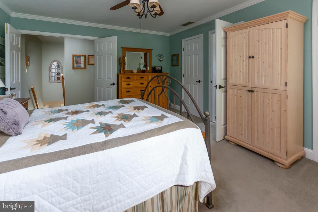 PERRY HALL COURTS - Residential