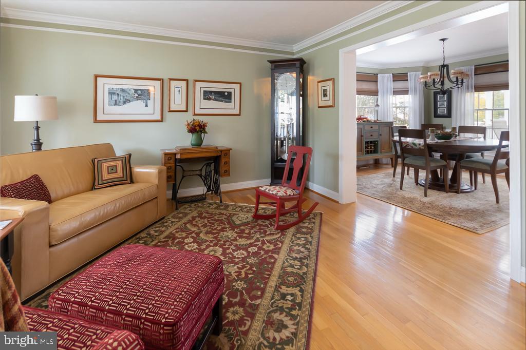 PERRY HALL COURTS - Residential