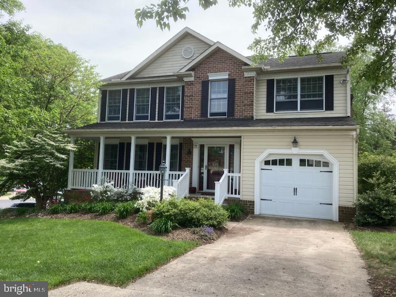 PERRY HALL COURTS - Residential