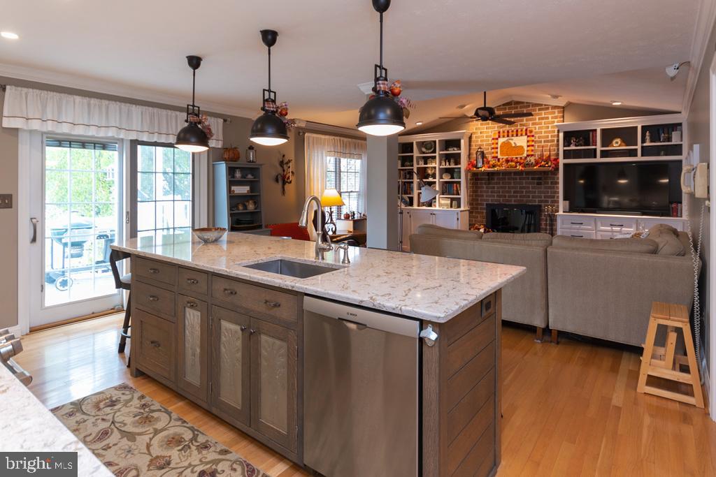 PERRY HALL COURTS - Residential