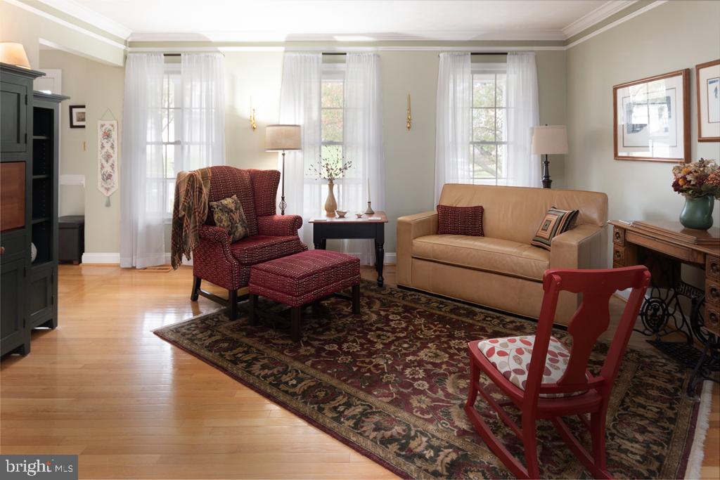 PERRY HALL COURTS - Residential