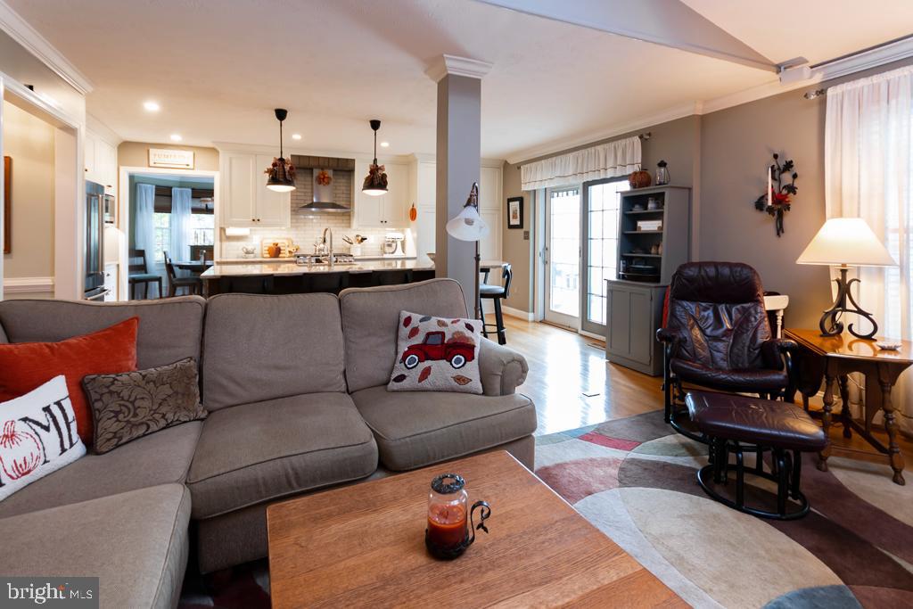 PERRY HALL COURTS - Residential