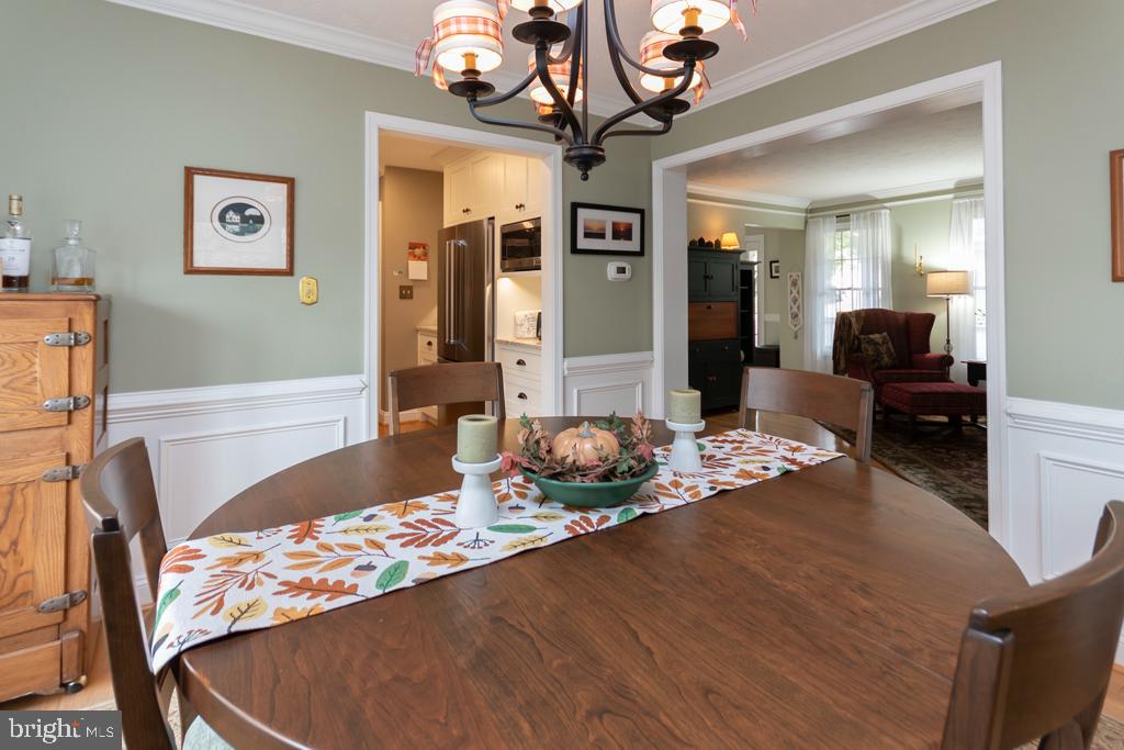 PERRY HALL COURTS - Residential