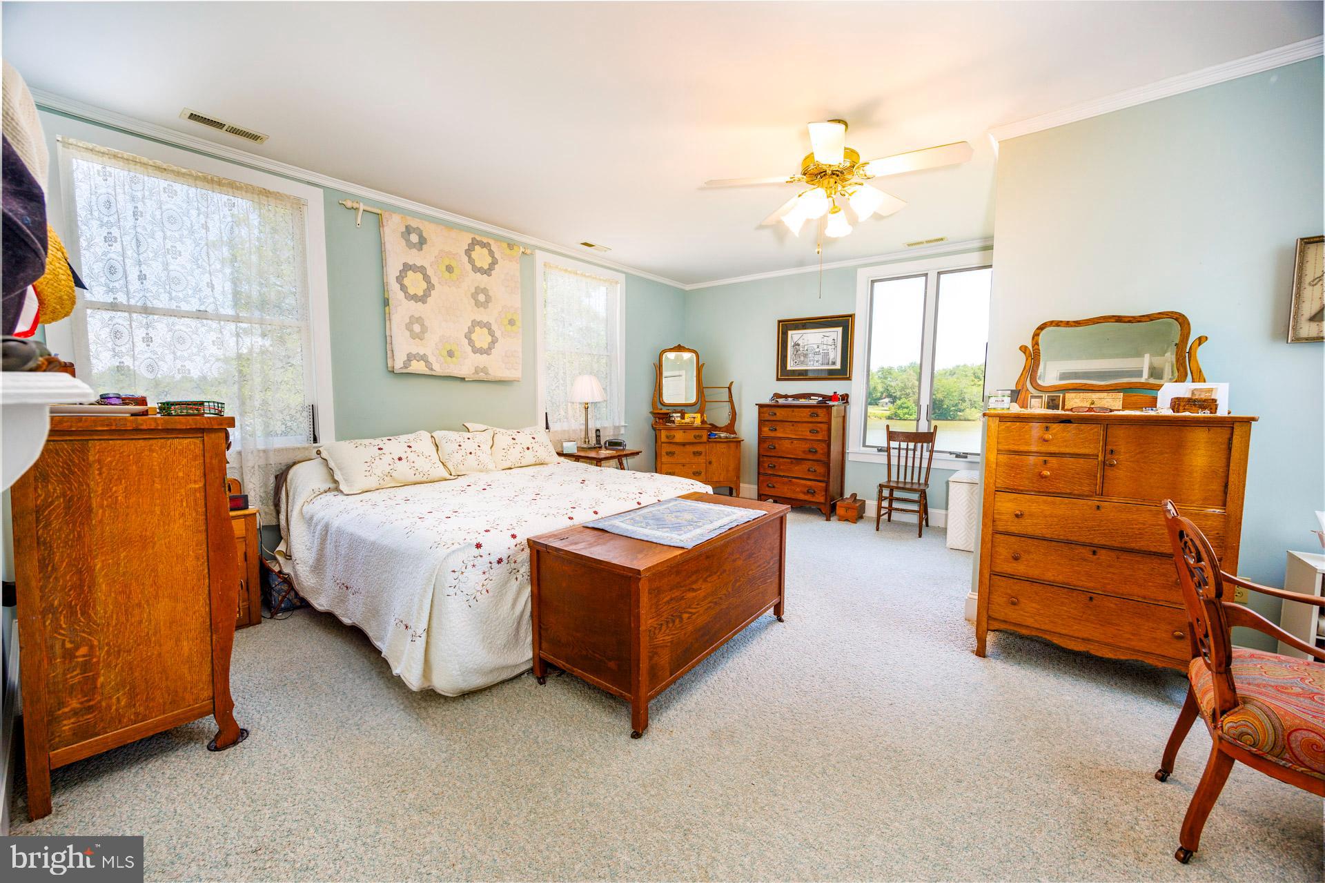 HORNS POINT - Residential