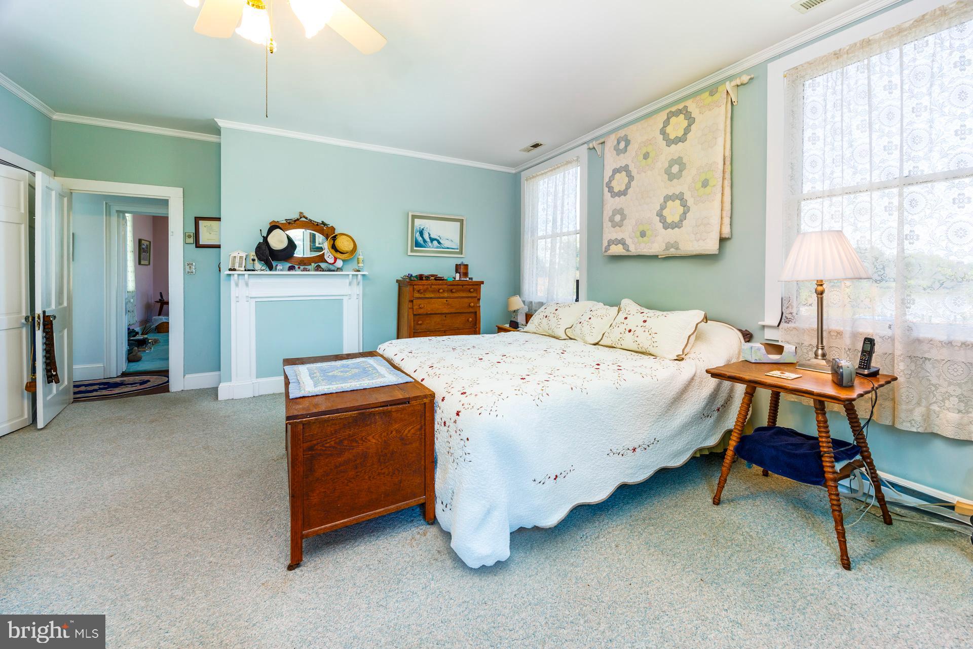 HORNS POINT - Residential