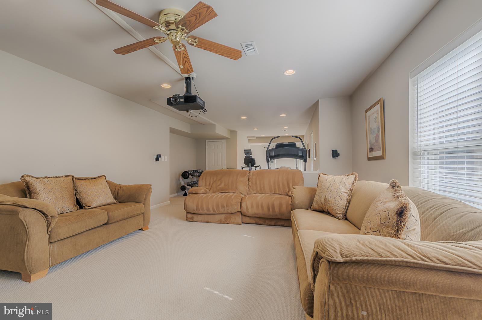 FARMWELL HUNT - Residential