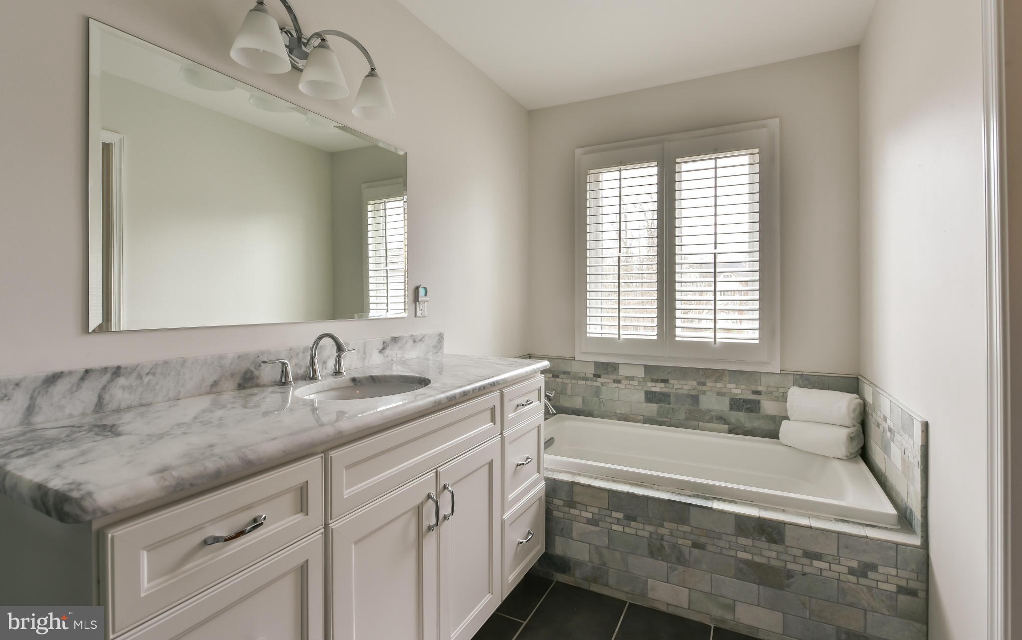 CROSSPOINTE - Residential