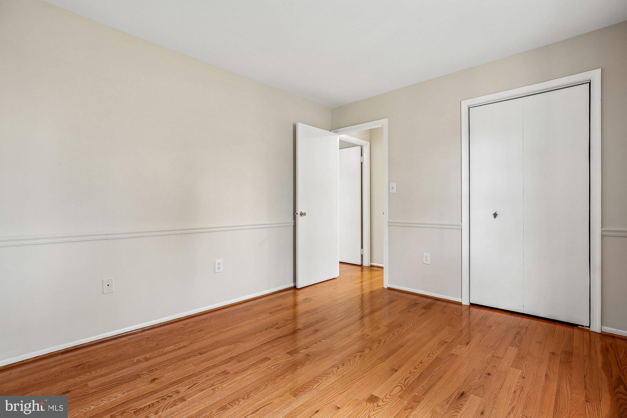 QUINCE ORCHARD KNOLLS - Residential
