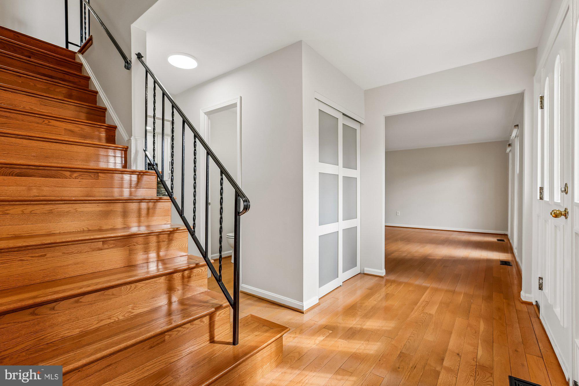 QUINCE ORCHARD KNOLLS - Residential
