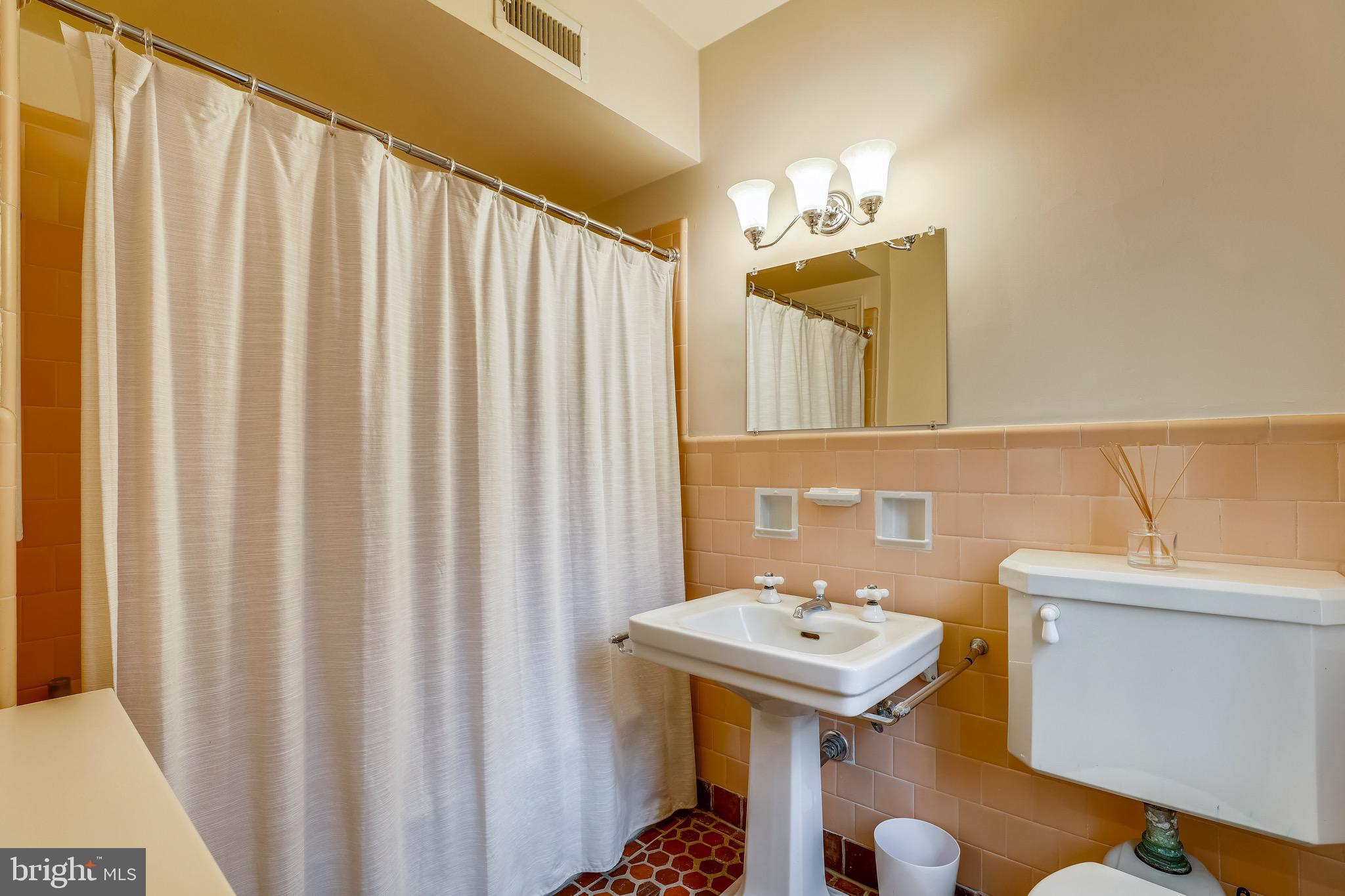 GREATER HOMELAND HISTORIC DISTRICT - Residential