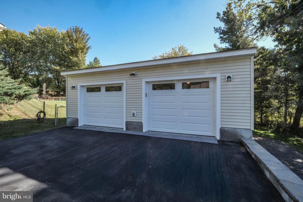 Photo of 1461 Linden Street, FRONT ROYAL, VA 22630 (MLS # VAWR2012596)