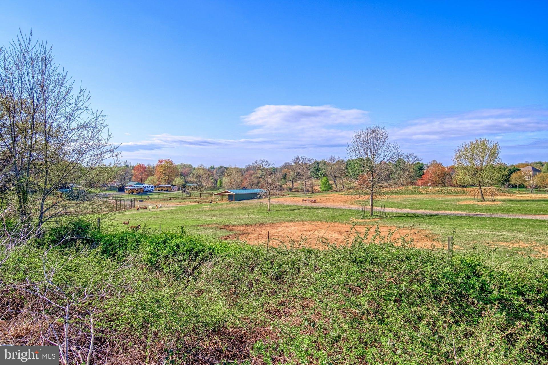 HUNTERS SQUARE - Residential