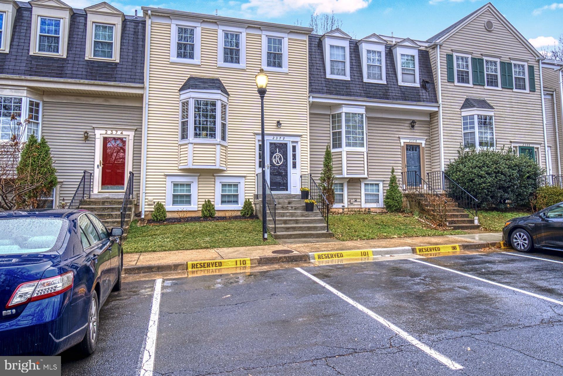 HUNTERS SQUARE - Residential