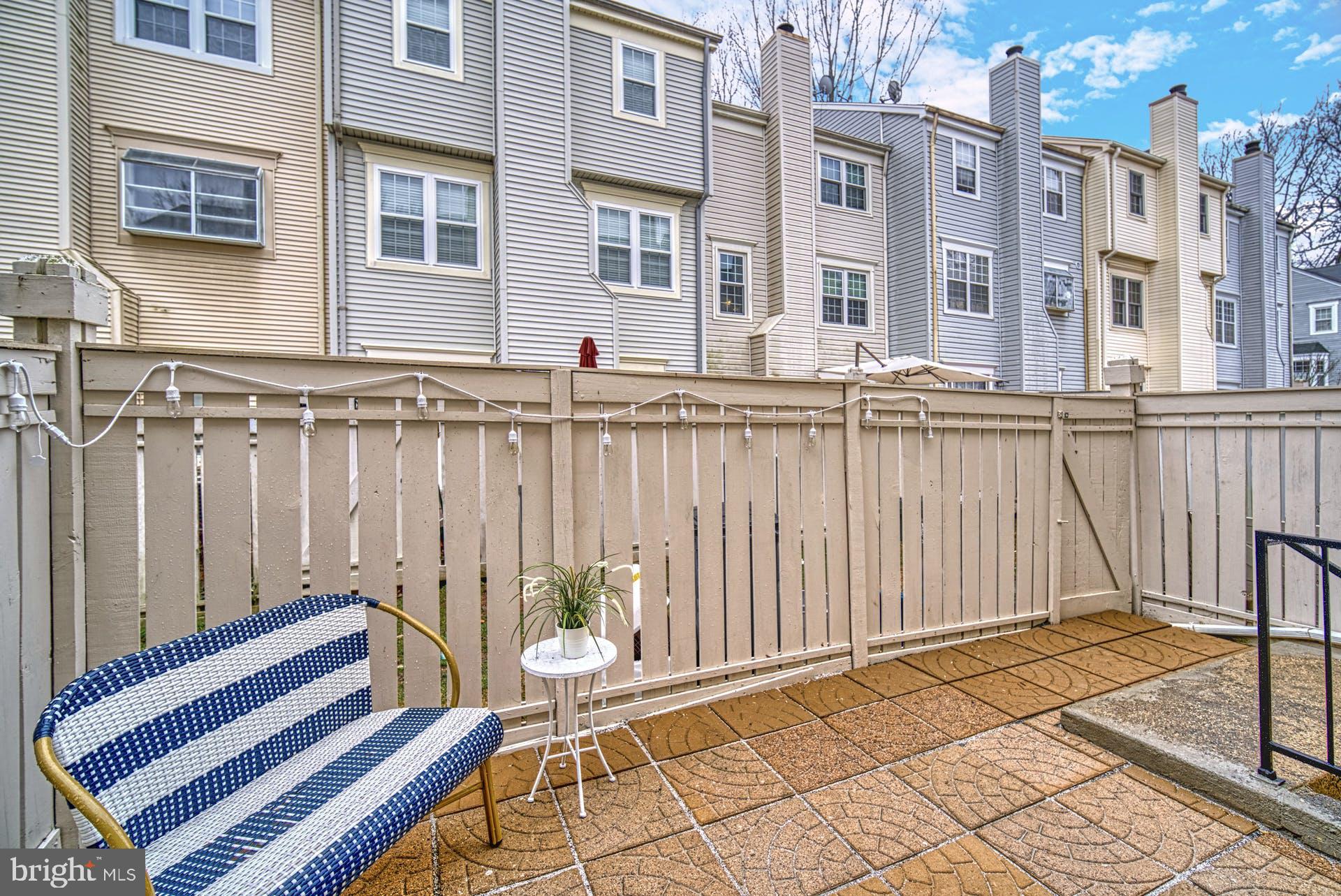 HUNTERS SQUARE - Residential