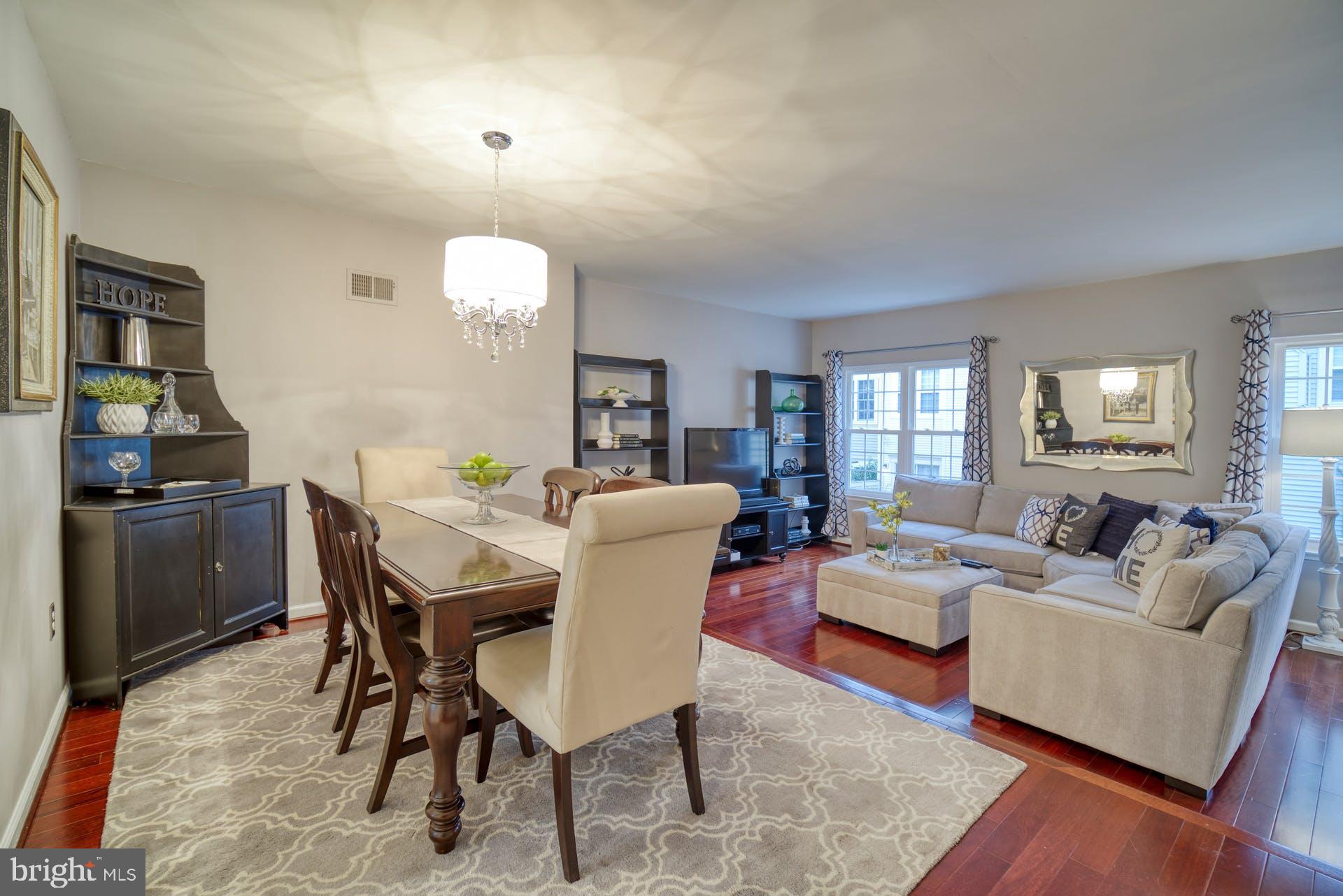 HUNTERS SQUARE - Residential