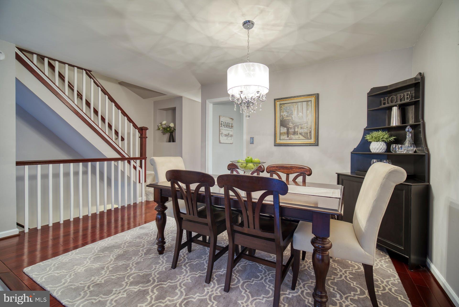 HUNTERS SQUARE - Residential