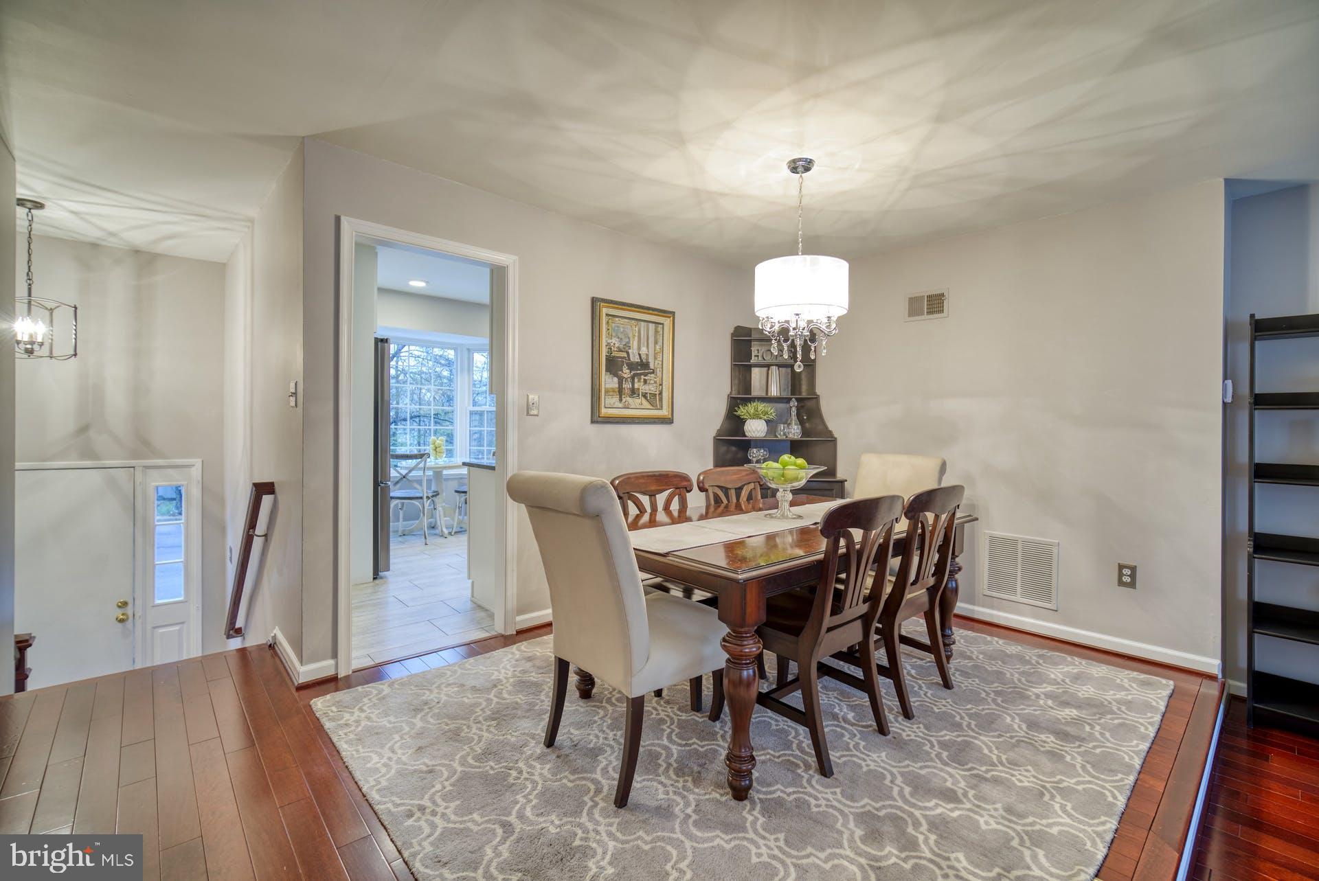 HUNTERS SQUARE - Residential