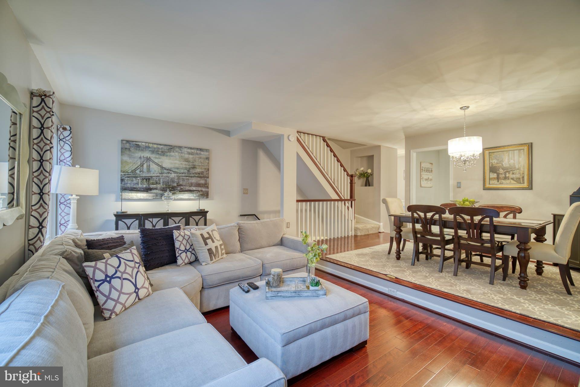 HUNTERS SQUARE - Residential