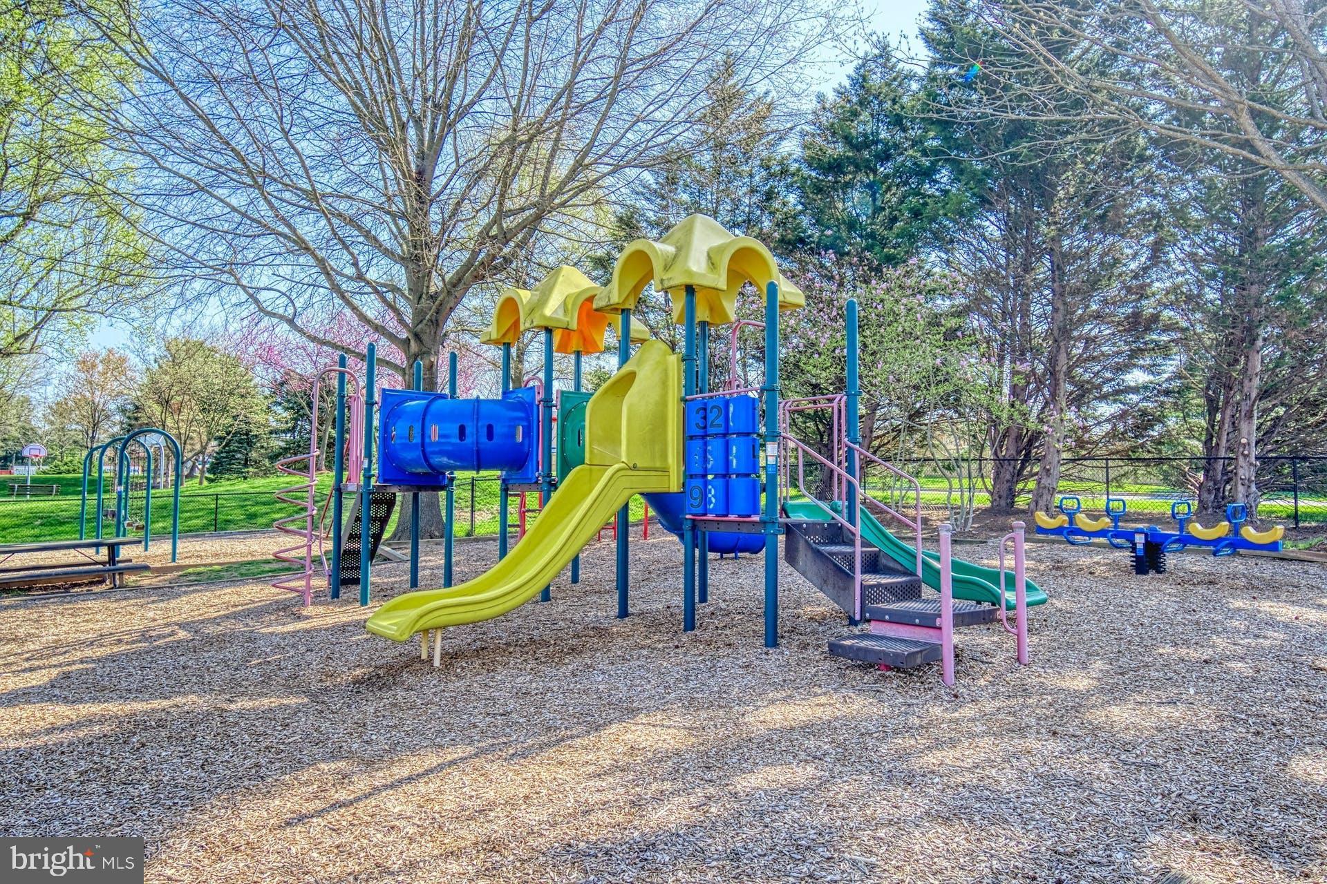 HUNTERS SQUARE - Residential