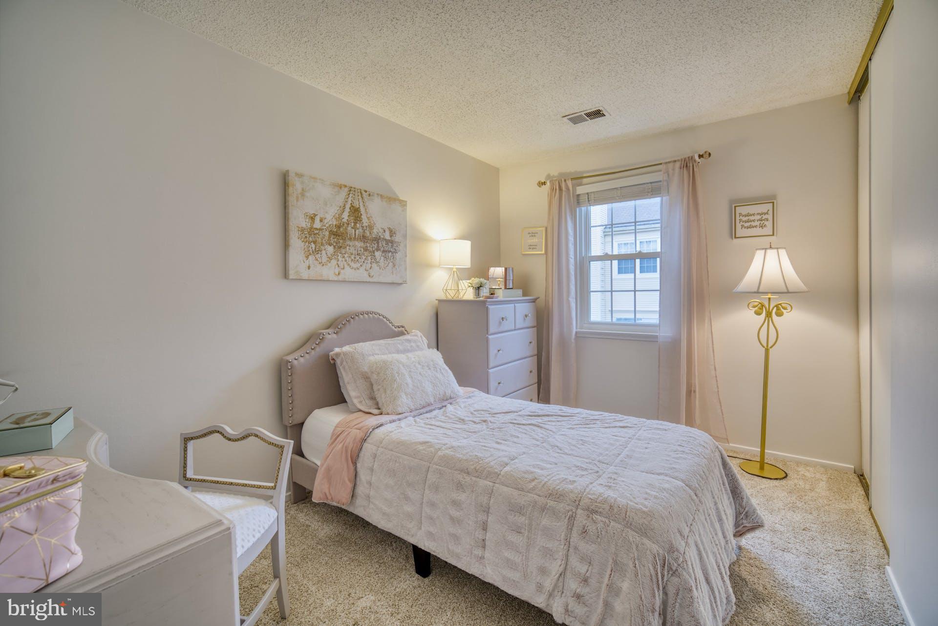 HUNTERS SQUARE - Residential