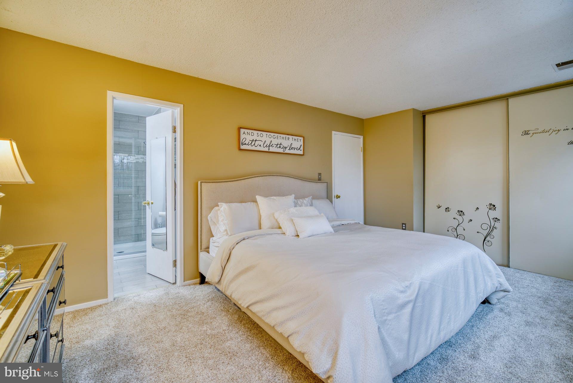 HUNTERS SQUARE - Residential