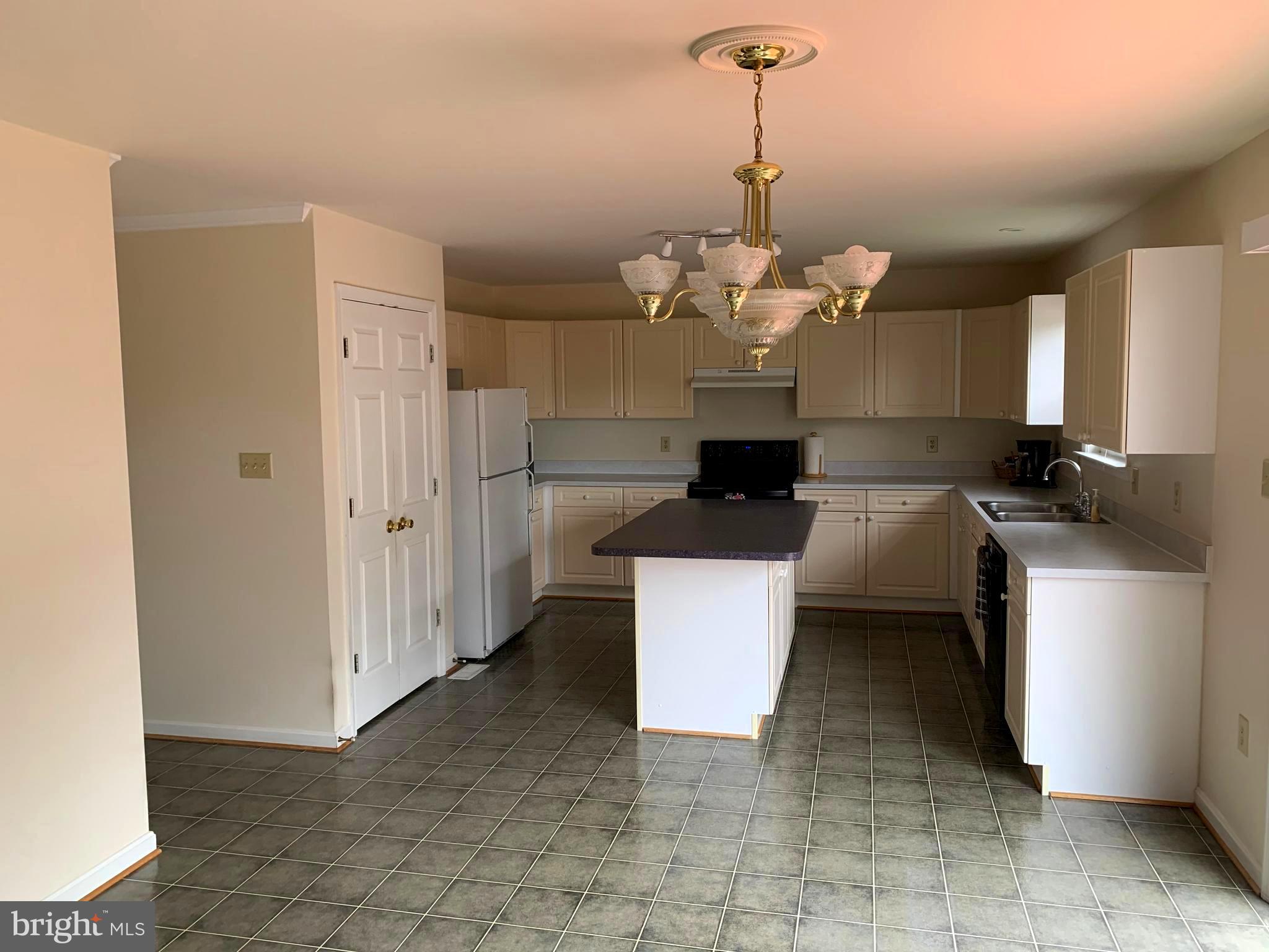 LAUREL RIDGE - Residential