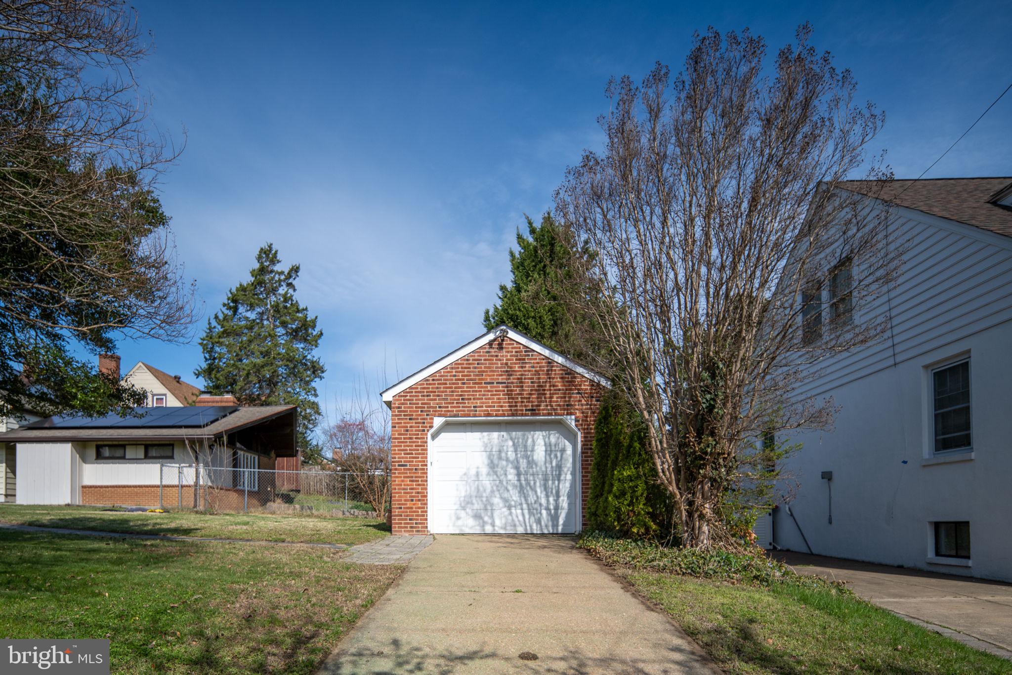 COLLEGE HEIGHTS - Residential