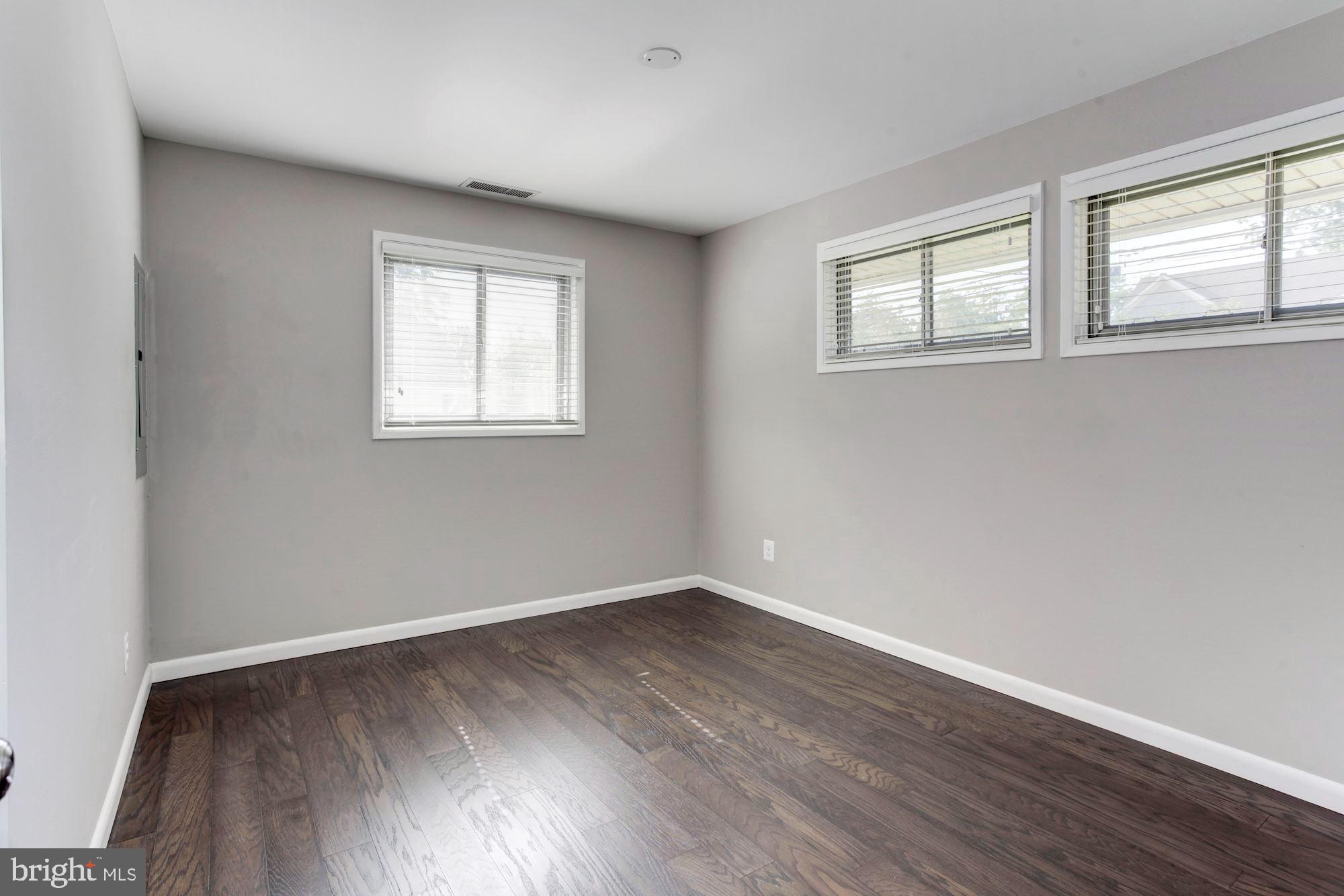 NORTH SPRINGFIELD - Residential