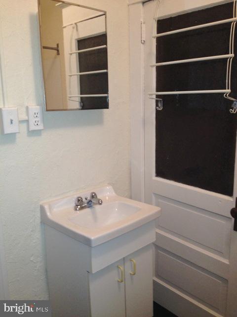 PASSYUNK SQUARE - Residential Lease