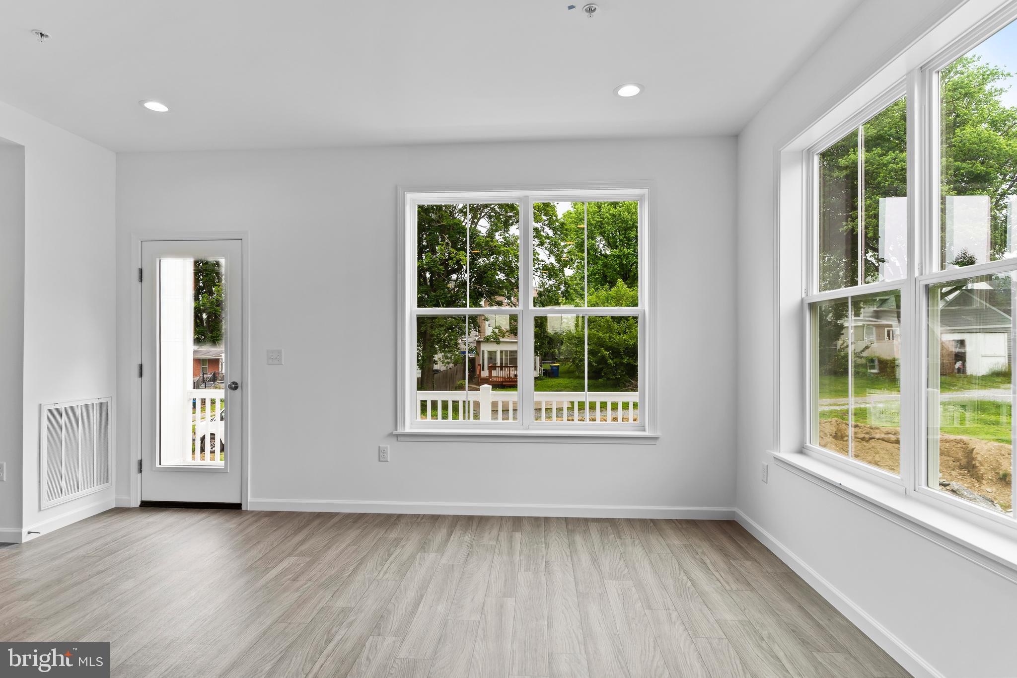 BRETTON - Residential Lease