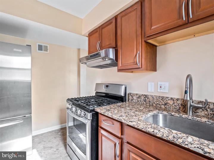 PARKLAWN - Residential Lease