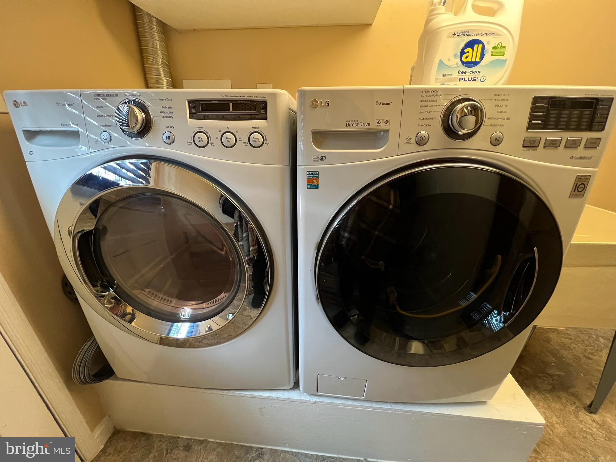 PARKLAWN - Residential Lease