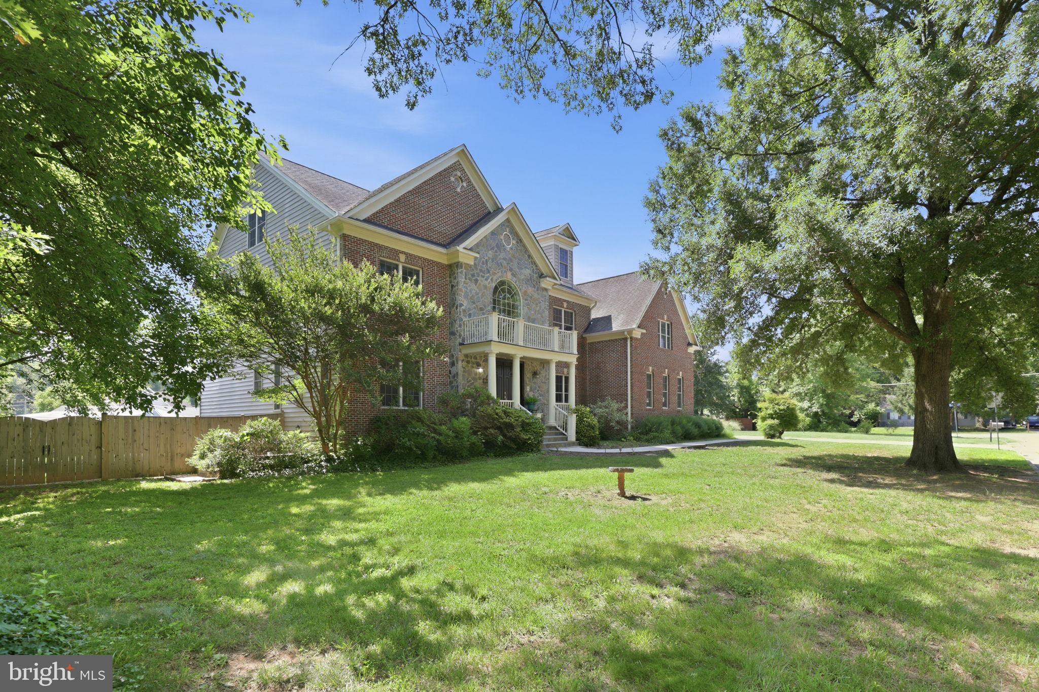 8813 OAK LEAF DRIVE