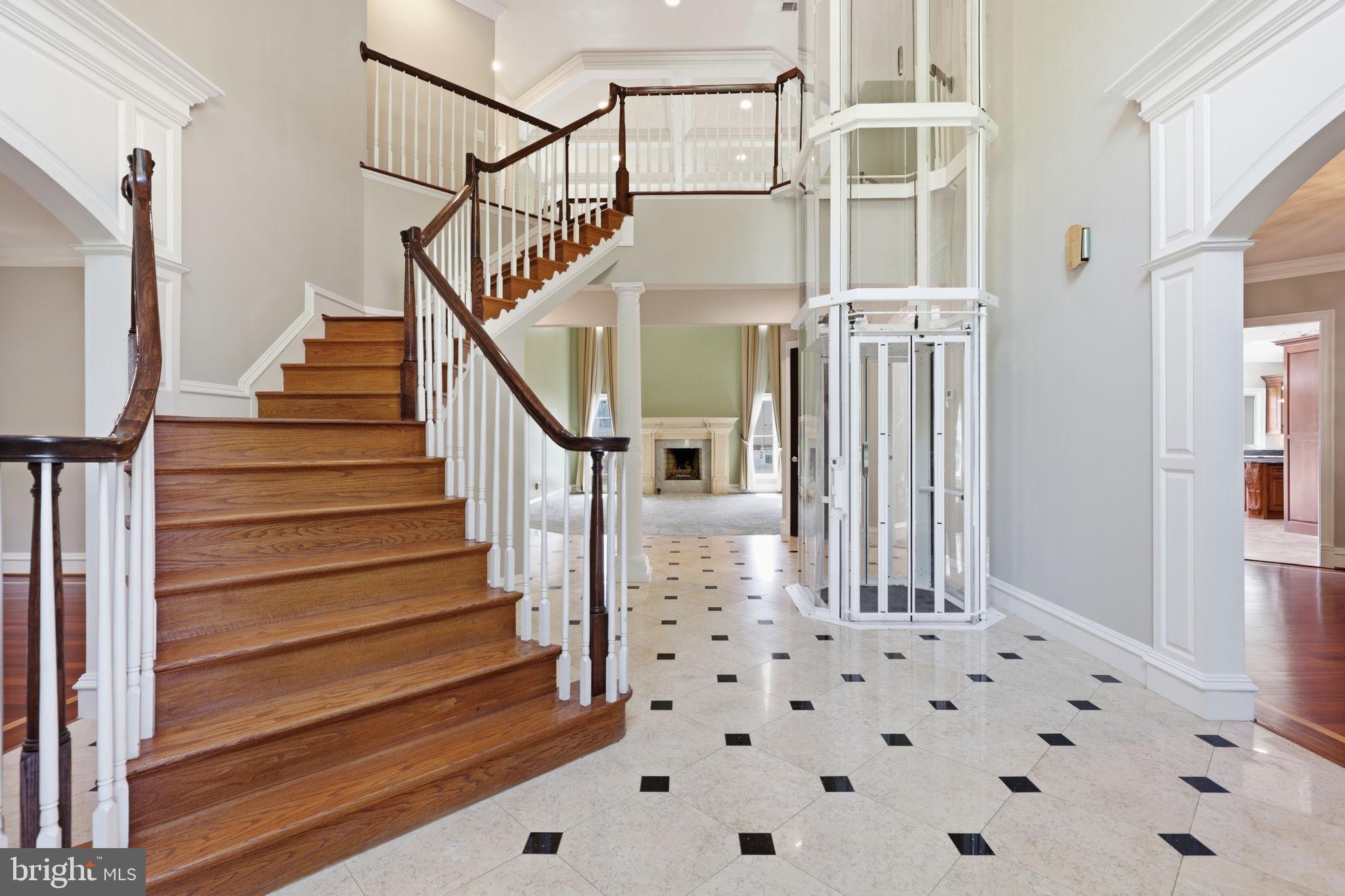 8813 OAK LEAF DRIVE