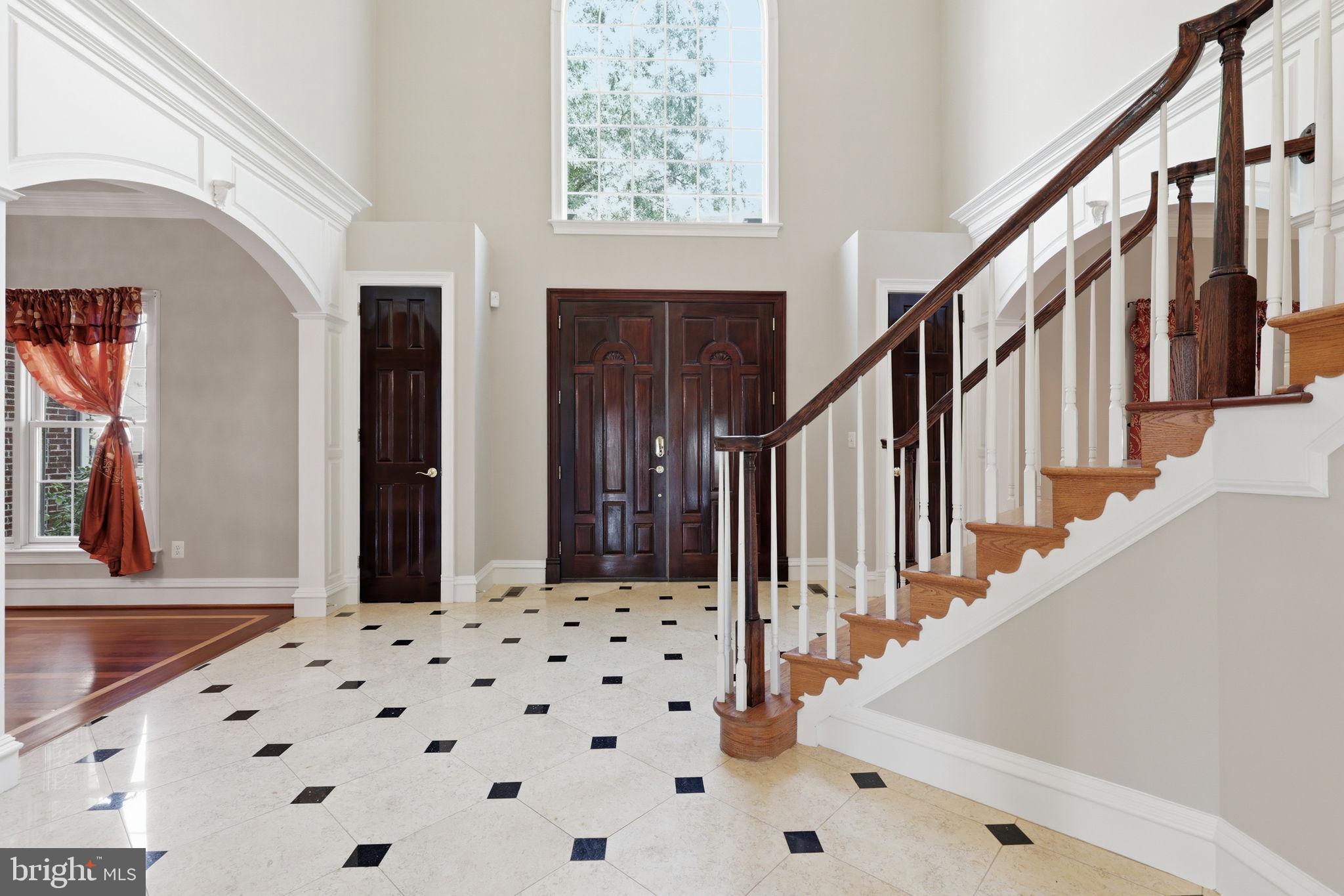 8813 OAK LEAF DRIVE