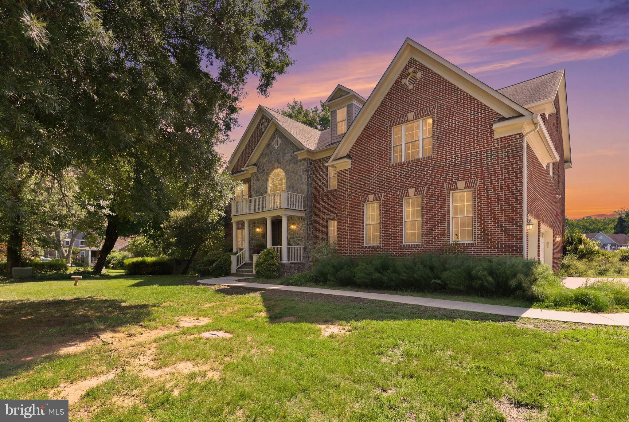 8813 OAK LEAF DRIVE
