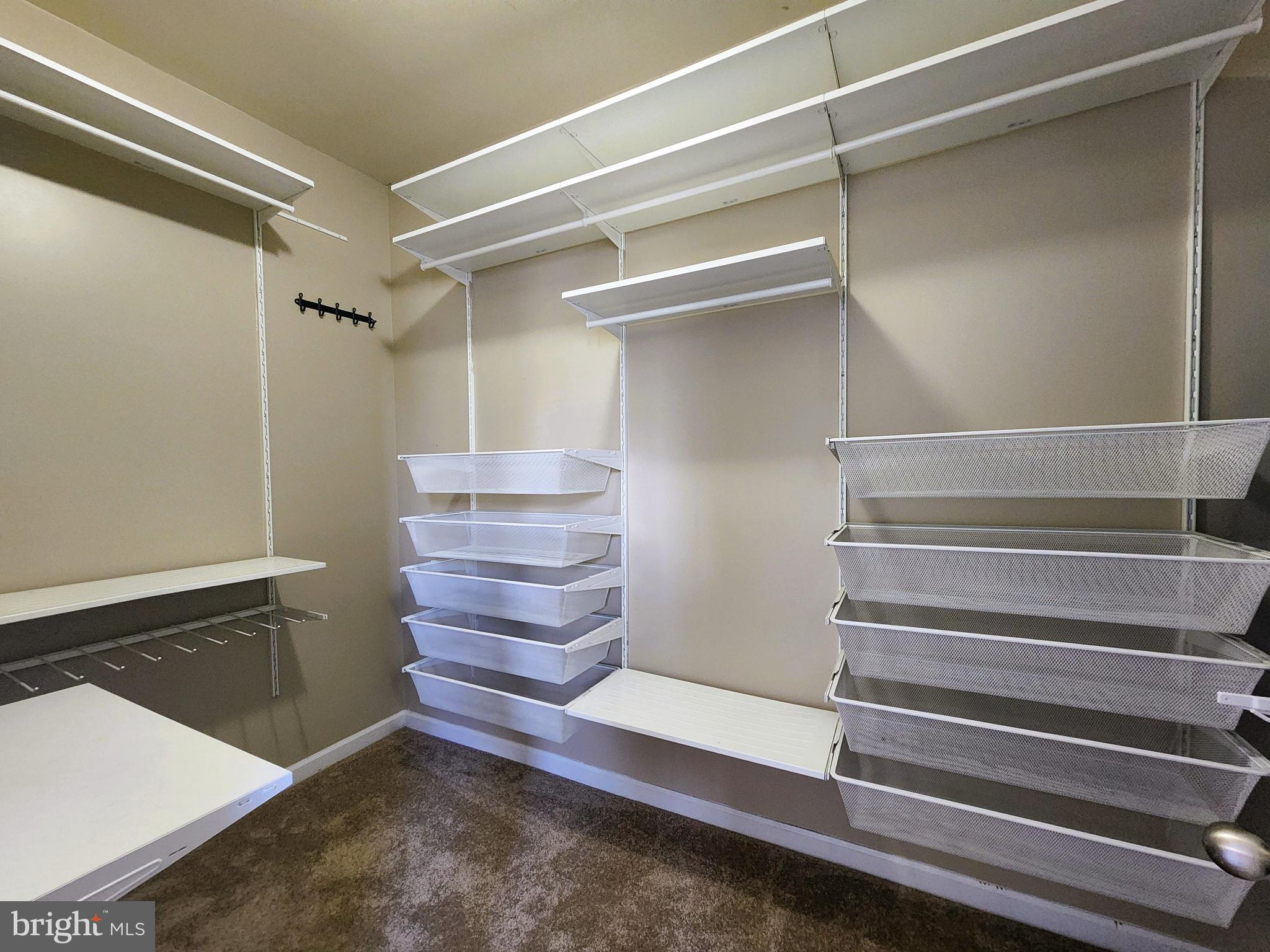 MARKET SQUARE - Residential Lease