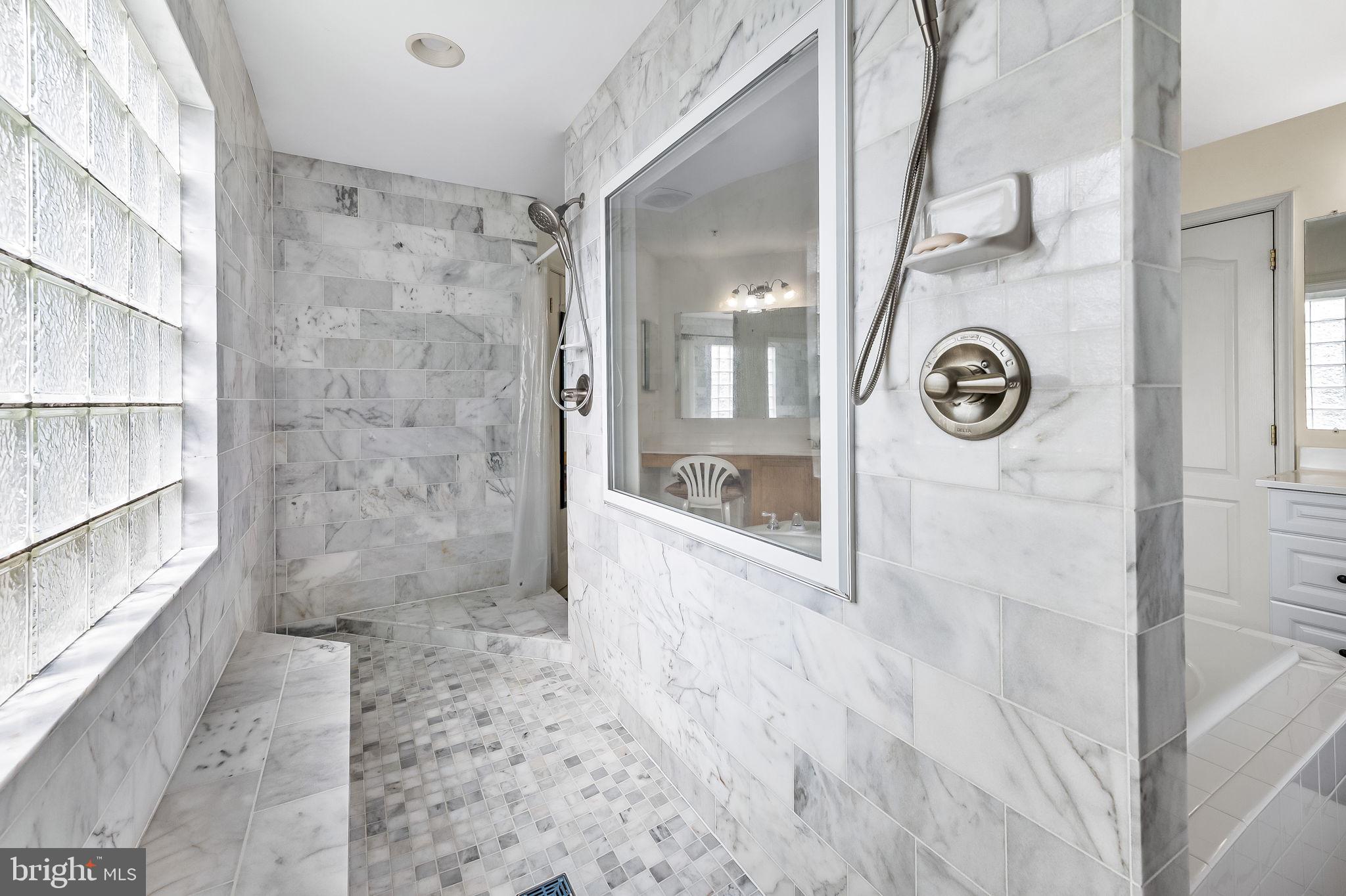 WILSHIRE-PLAT FIVE> - Residential