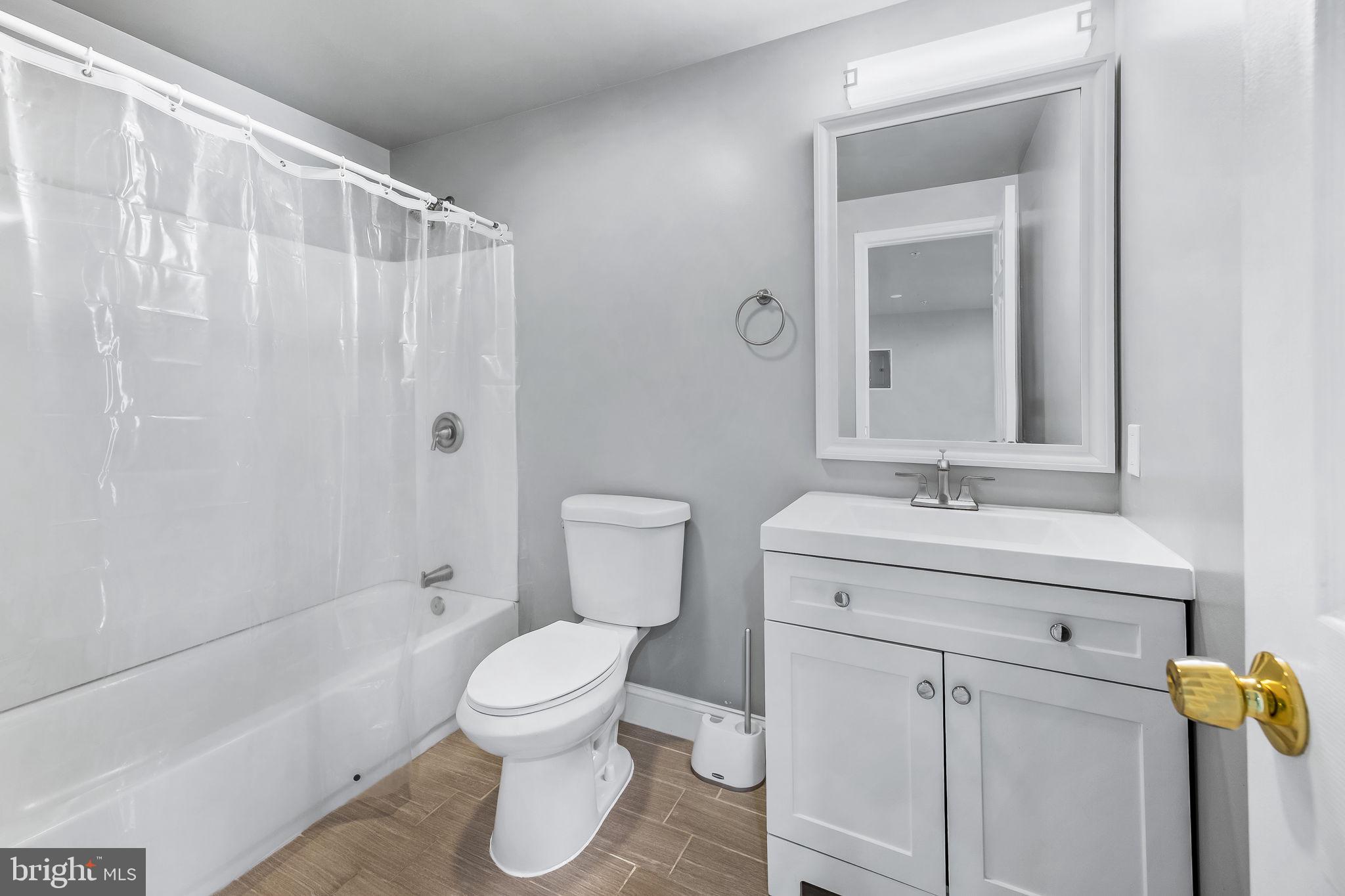 WILSHIRE-PLAT FIVE> - Residential