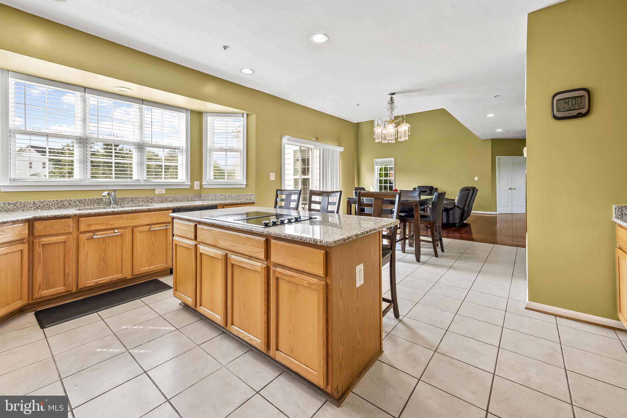 WILSHIRE-PLAT FIVE> - Residential