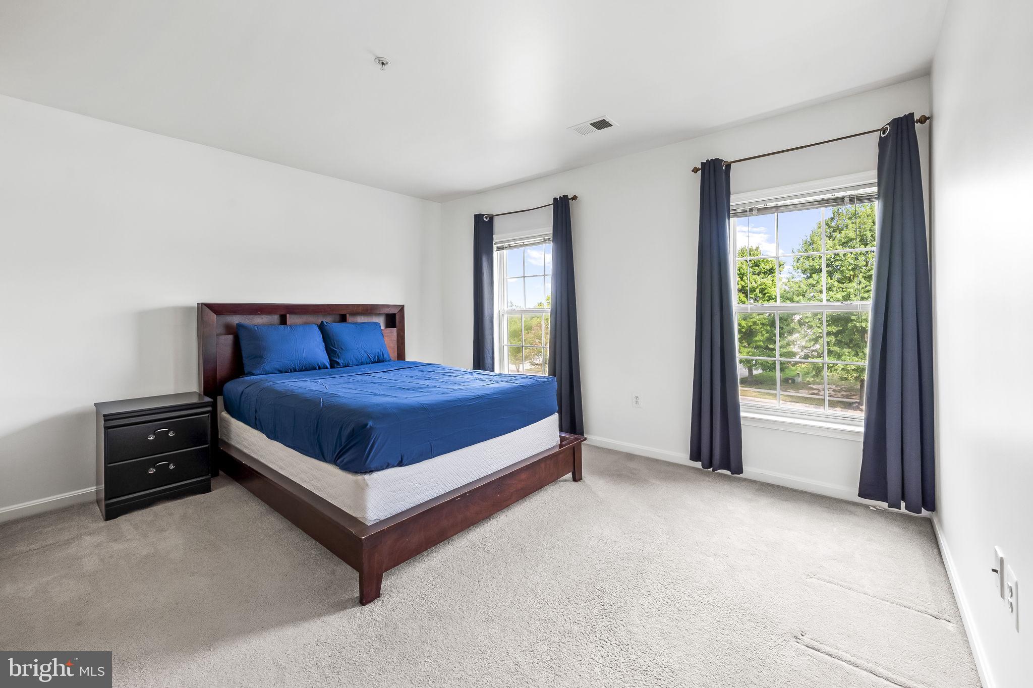 WILSHIRE-PLAT FIVE> - Residential